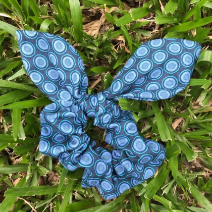 Scrunchie bolinha azul
